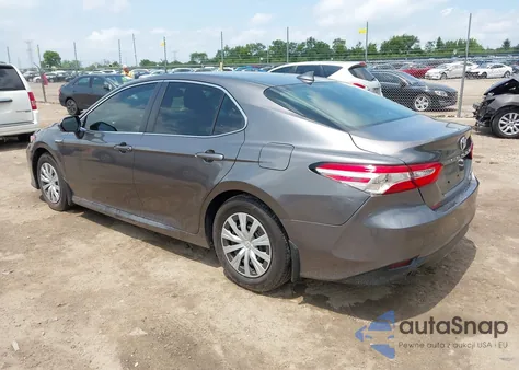 2020 Toyota Camry Le Hybrid z USA, uszkodzony, nr VIN 4T1E31AK2LU520910